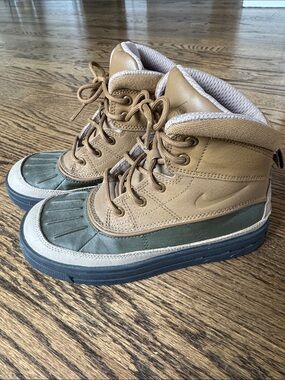 Nike ACG Woodside 2 Boys Boots